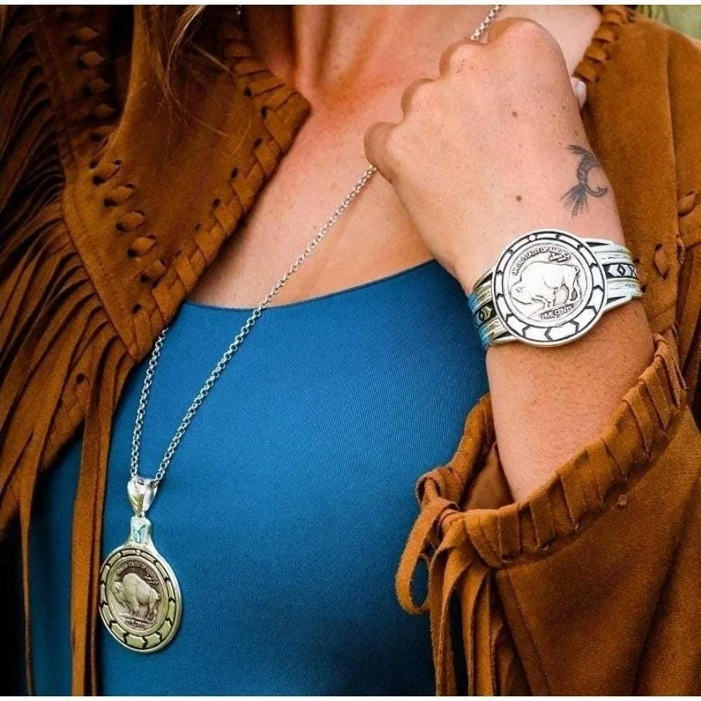 Montana Silversmiths Bracelet Buffalo Plains Nickel Cuff 6.75